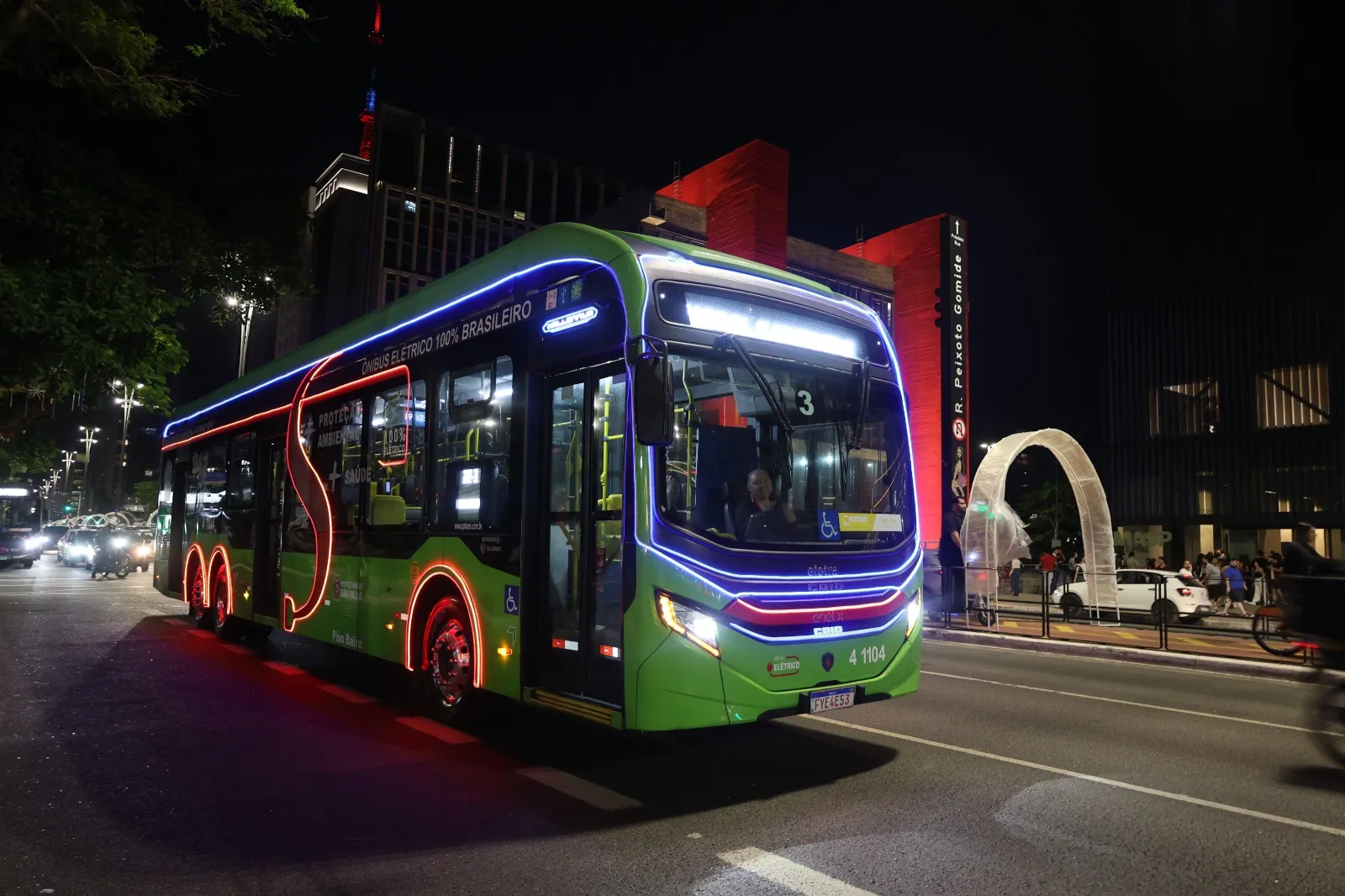 Eletra, Prefeitura de São Paulo e Ambiental Transportes fazem o Natal da capital paulista mais iluminado com linha especial circular