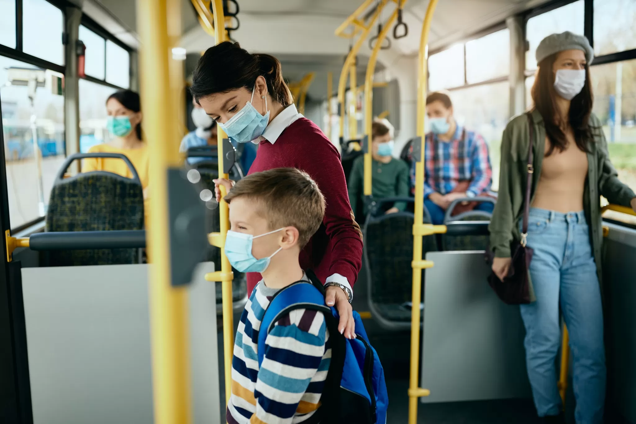 Comissão da Câmara aprova proibição de criança pular catraca no ônibus