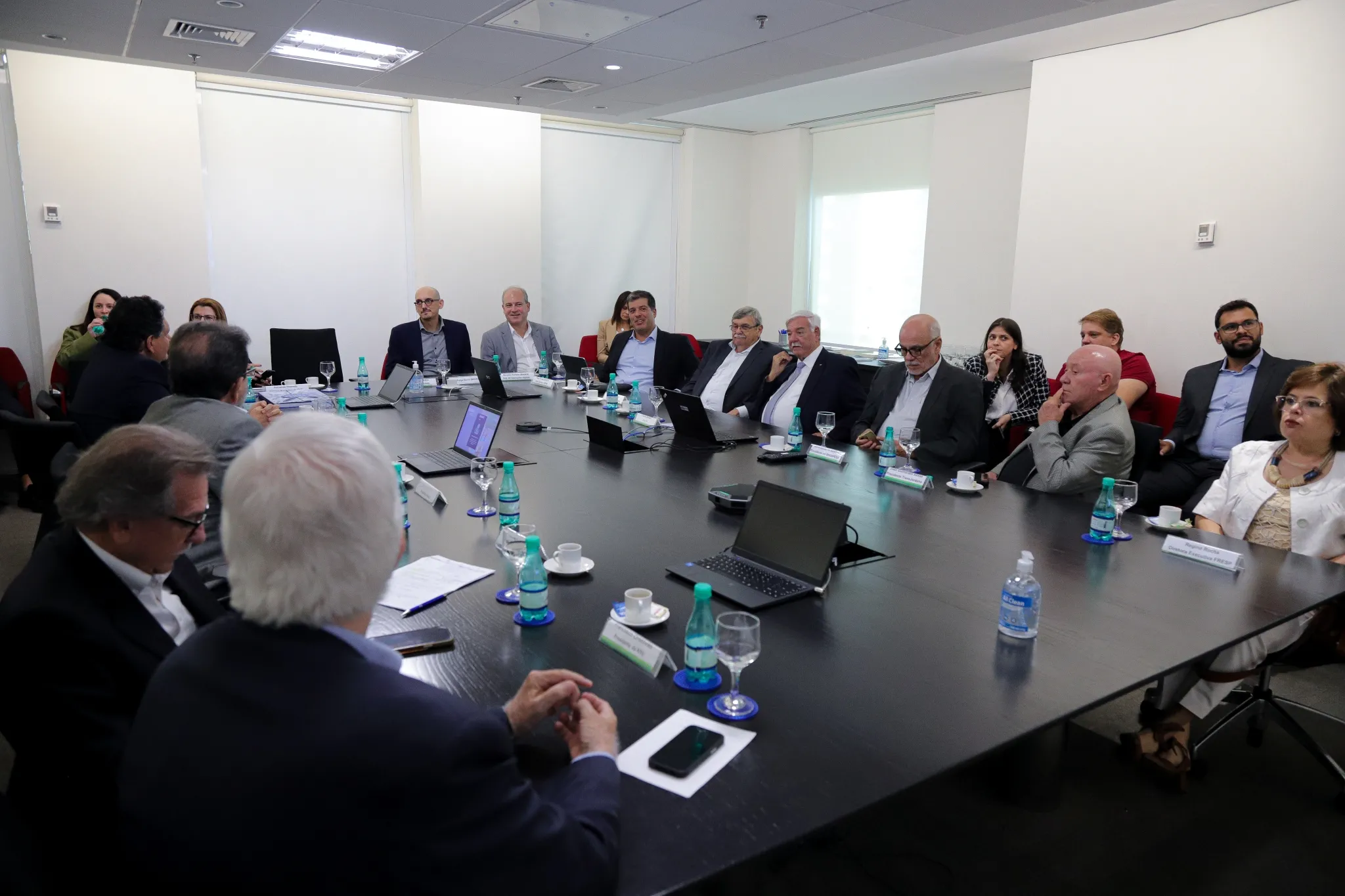 Crédito em pauta: FETPESP acompanha debate estratégico do BNDES para destravar investimentos no transporte