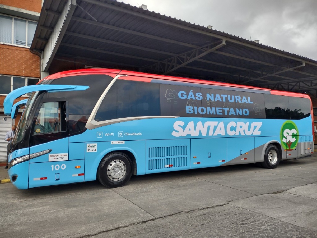 Ônibus da Santa Cruz a biometano começa testes na linha entre Campinas e São Paulo