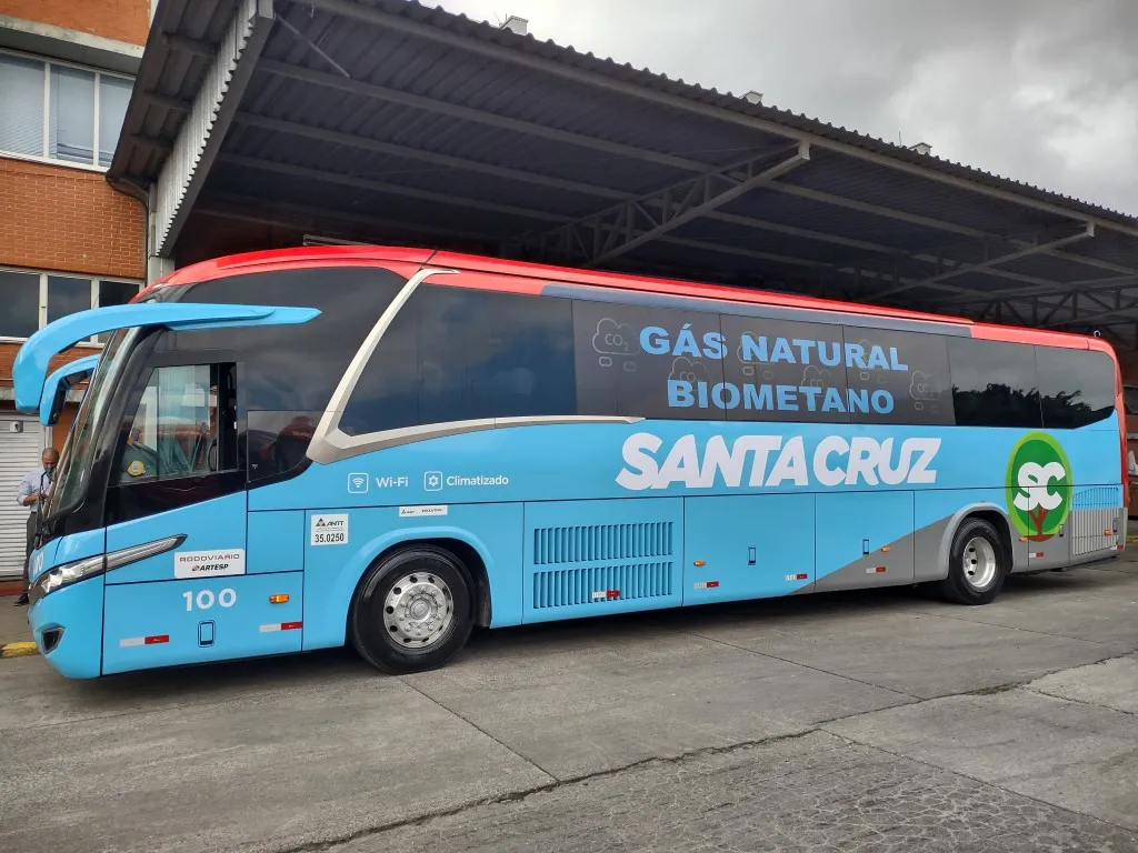 Ônibus da Santa Cruz a biometano começa testes na linha entre Campinas e São Paulo