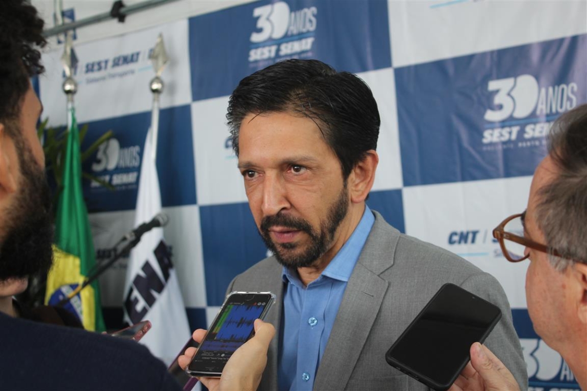 Prefeito de SP critica decisão de Alexandre de Moraes sobre mototáxi