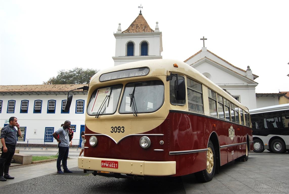 Estudioso critica o fim do trólebus em São Paulo